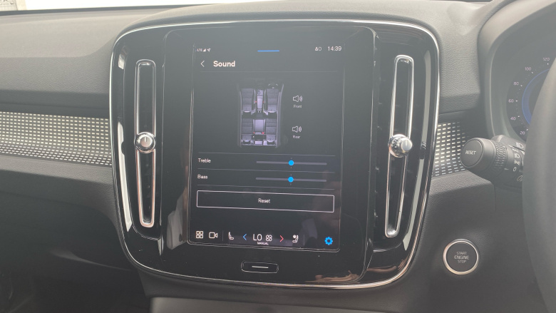 Volvo XC40 2.0 B3P Plus Dark 5dr Auto Petrol Estate